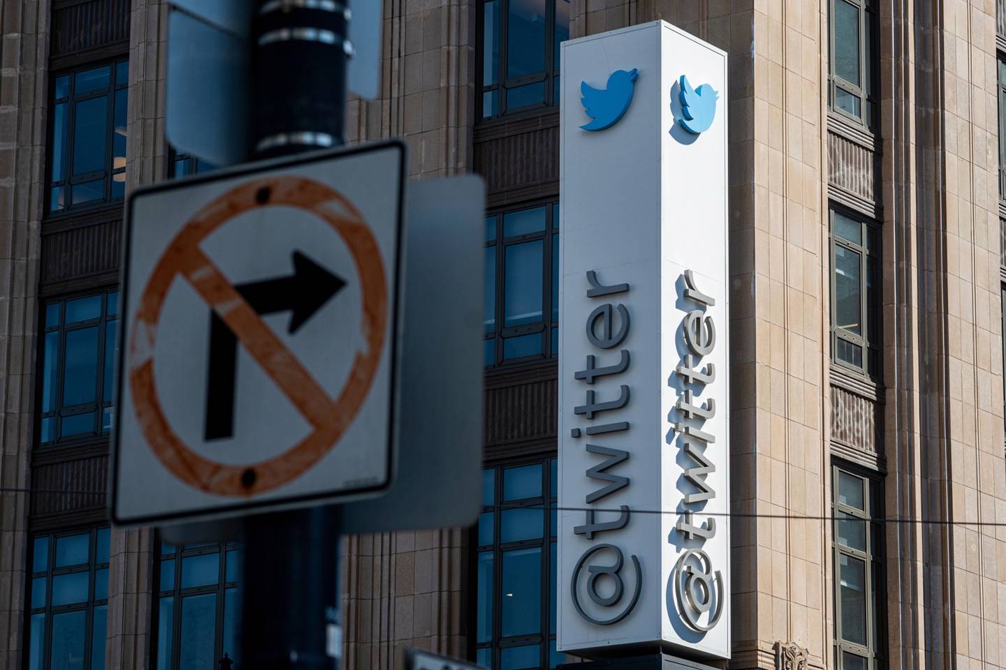 Elon Musk vs. Twitter. Povestea unei achiziții cu final… de așteptat